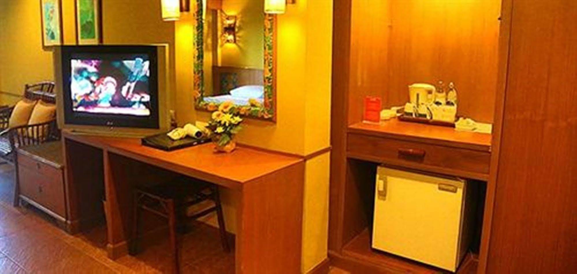 Loma Resort & Spa Pattaya Bagian luar foto