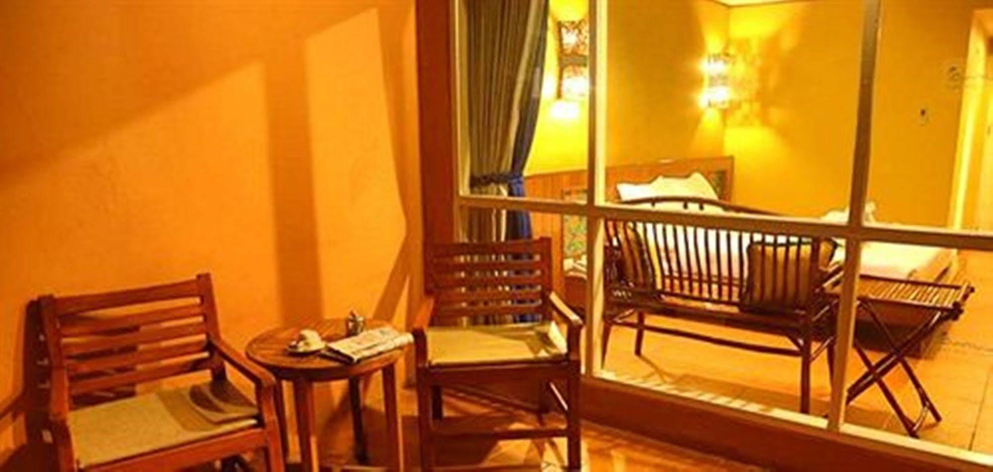 Loma Resort & Spa Pattaya Bagian luar foto